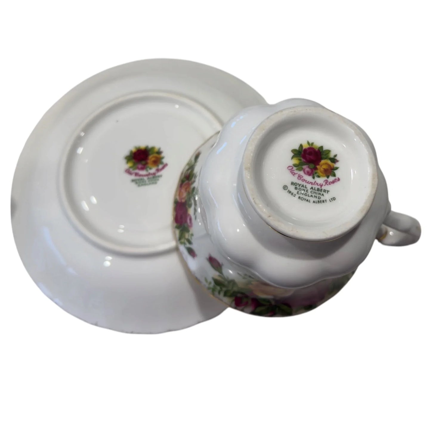 Vintage Royal Albert Old Country Roses teacup and saucer, bone china, floral design, 1962 England
