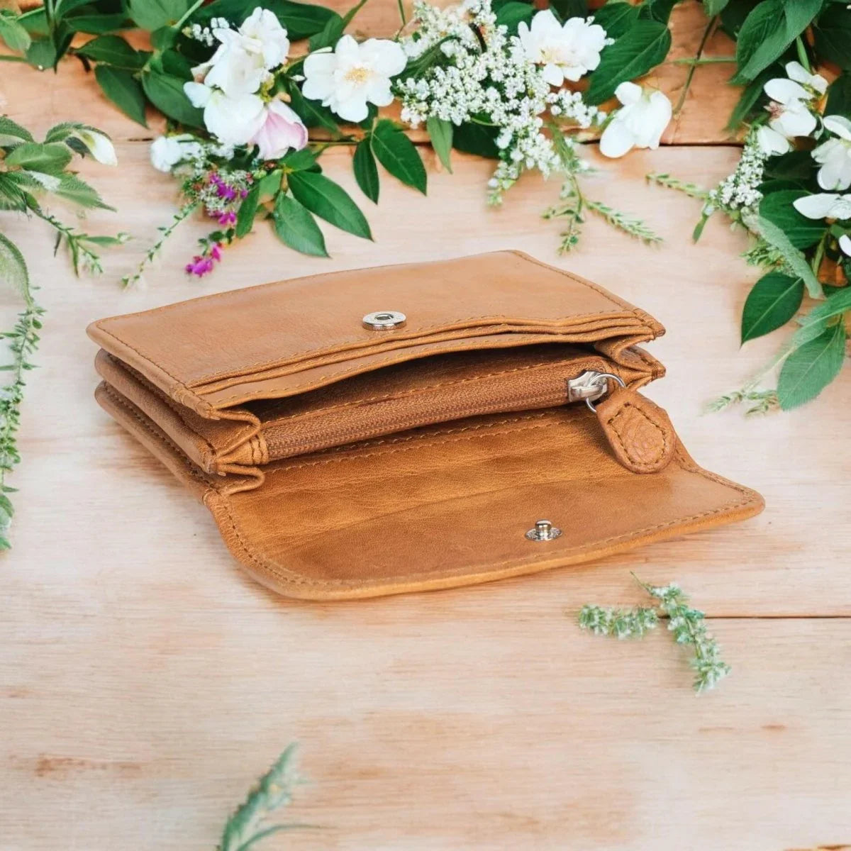 Kitt Purse in Tan - Exquisite Homewares
