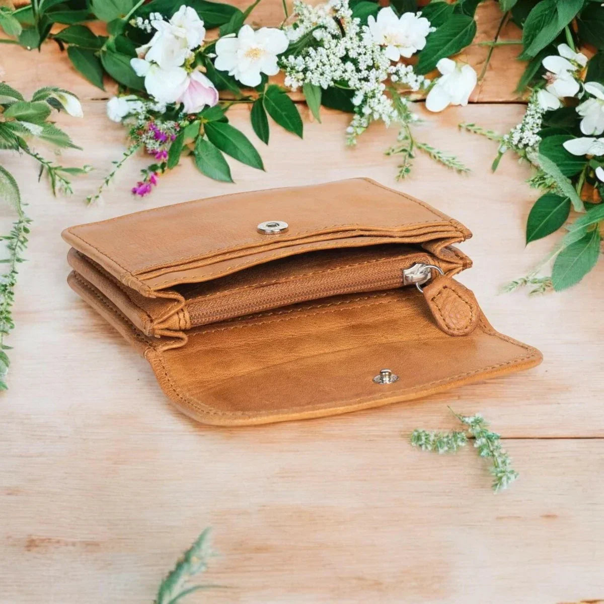 Kitt Purse in Tan - Exquisite Homewares