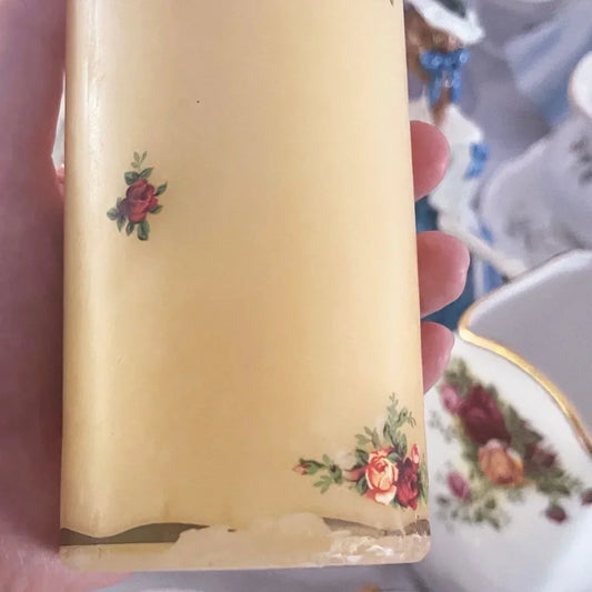 Royal Albert Old Country Roses Set of 2 Candles - Rare Collectables - Exquisite Homewares
