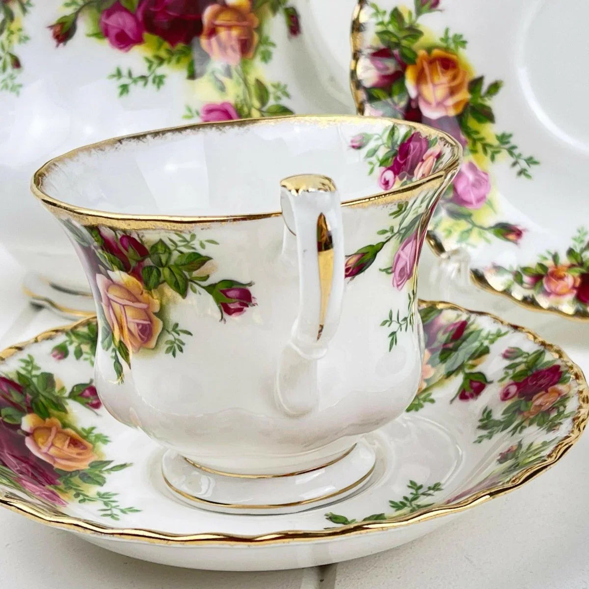Royal Albert Vintage Old Country Roses Duo - Exquisite Homewares