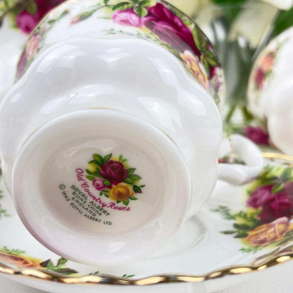 Royal Albert Vintage Old Country Roses Duo - Exquisite Homewares