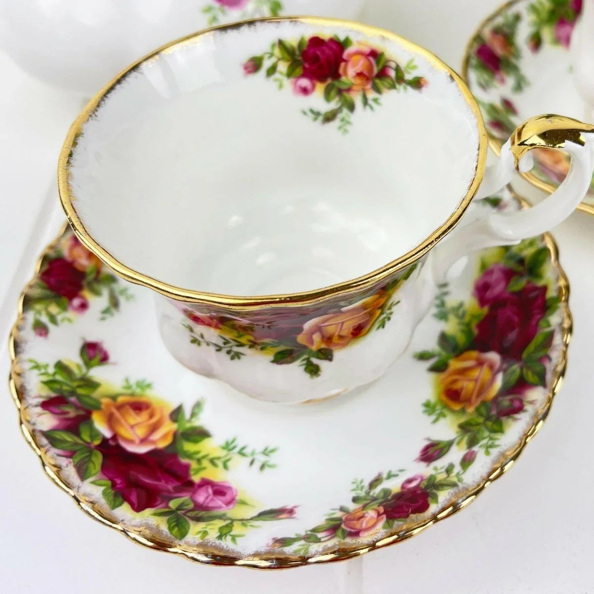 Royal Albert Vintage Old Country Roses Duo - Exquisite Homewares