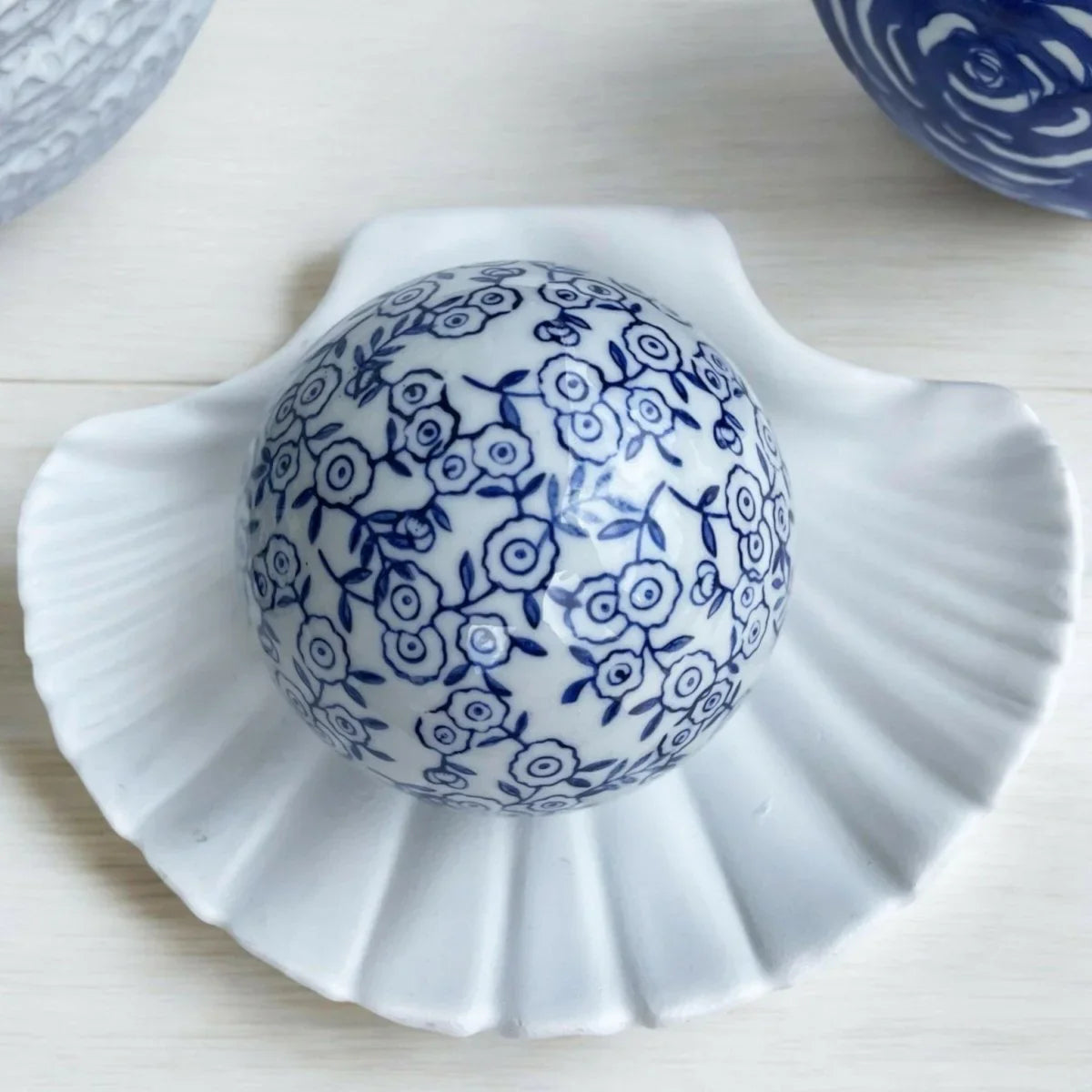 10cm Blue & White Deco Balls - Exquisite Homewares 