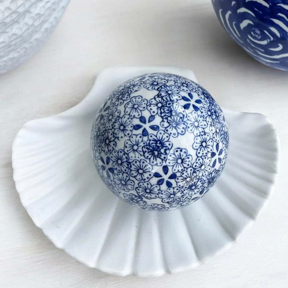 10cm Blue & White Deco Balls - Exquisite Homewares 
