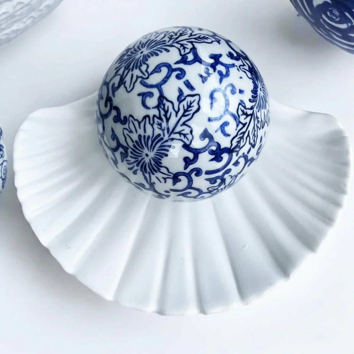 10cm Blue & White Deco Balls - Exquisite Homewares 