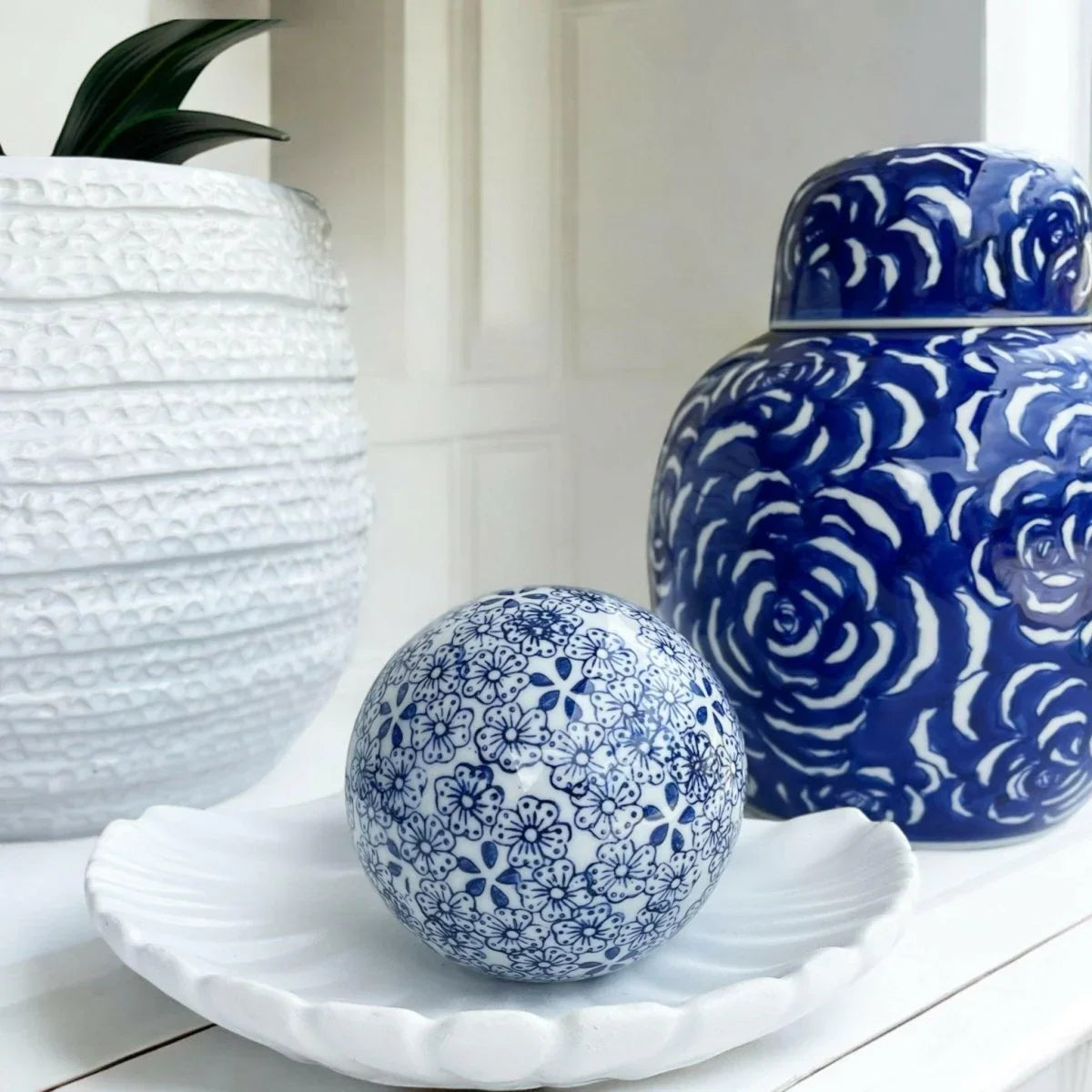 10cm Blue & White Deco Balls - Exquisite Homewares 