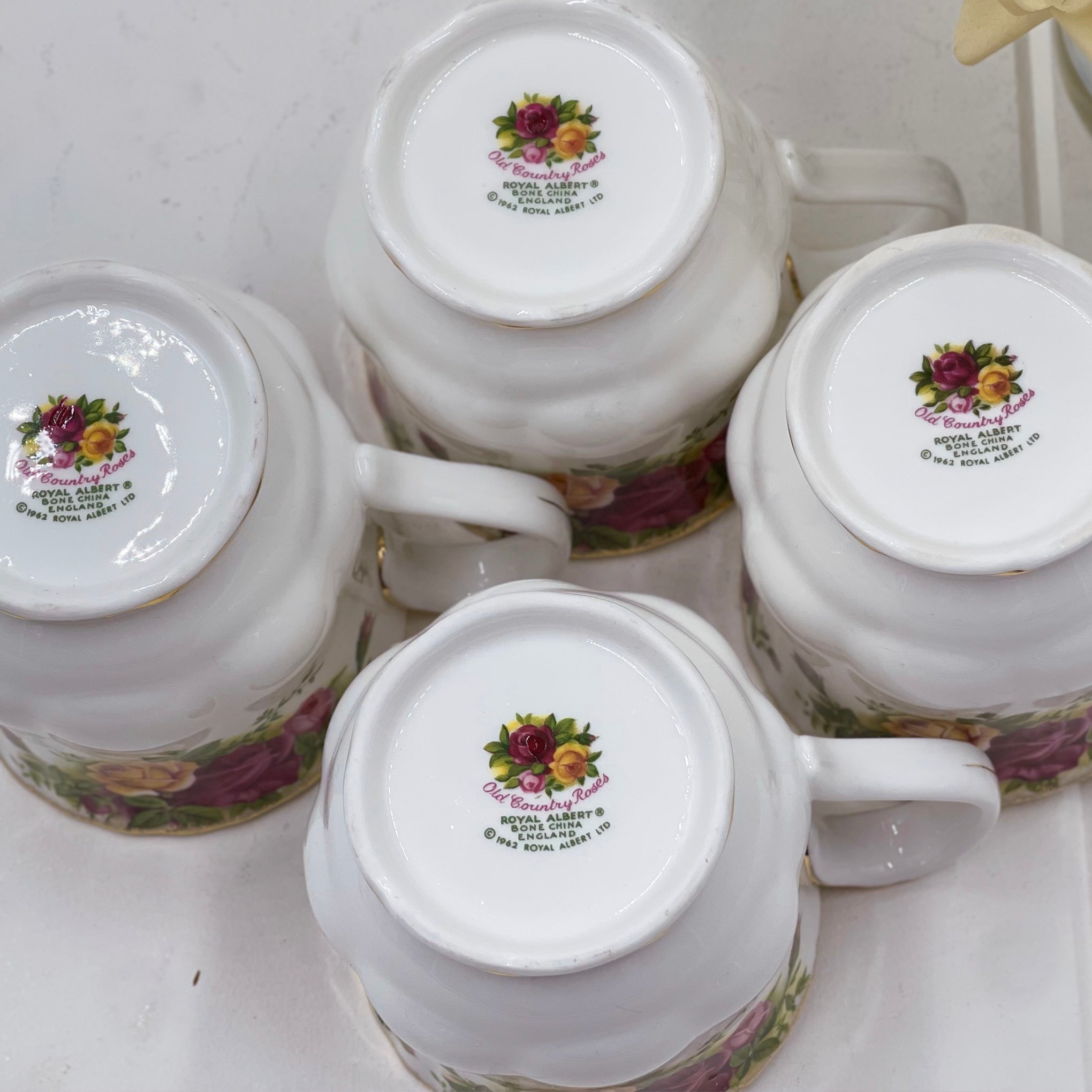 Royal Albert Vintage Old Country Roses Mugs (set 4)