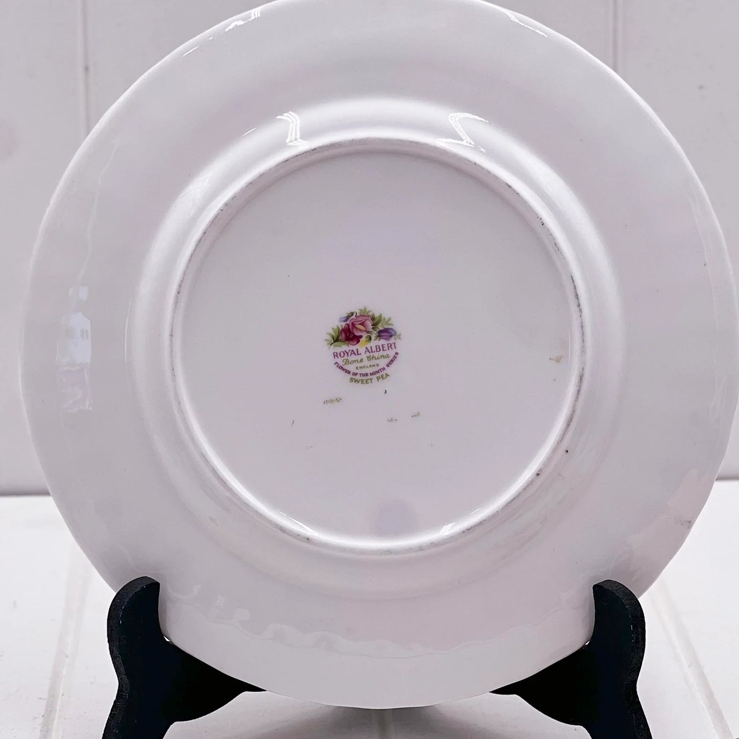Royal Albert Flower of the Month April Entree Plate
