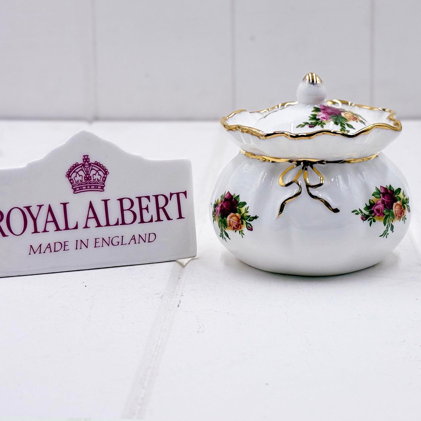 Royal Albert Old Country Roses Dorothy Pot