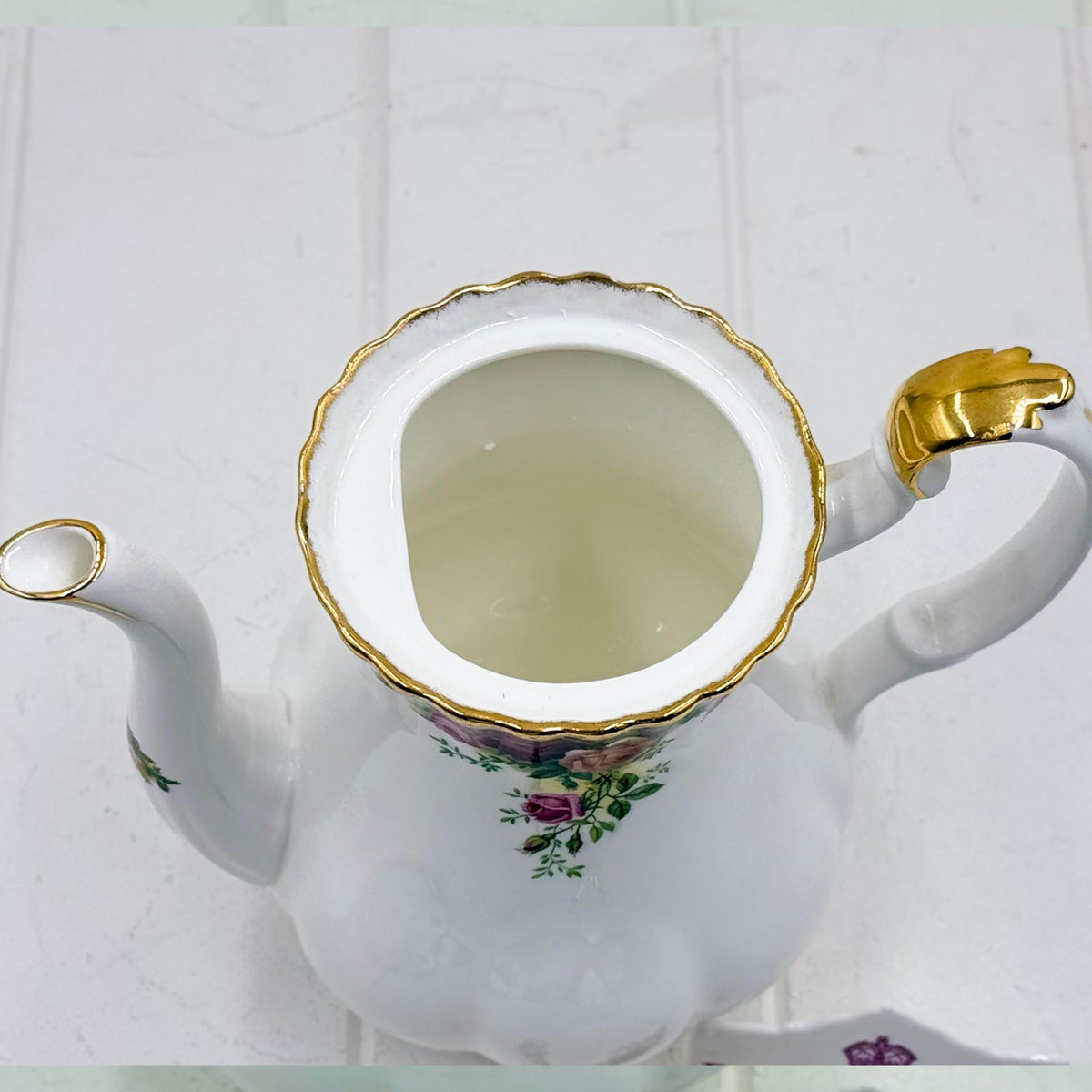 Royal Albert Old Country Roses Coffee Pot — Large 26cm, Vintage Bone China, Made in England