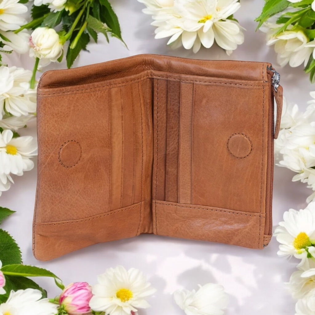 Dusky Purse in Tan