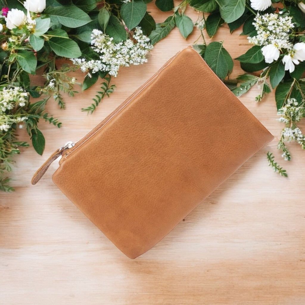 Dusky Purse in Tan