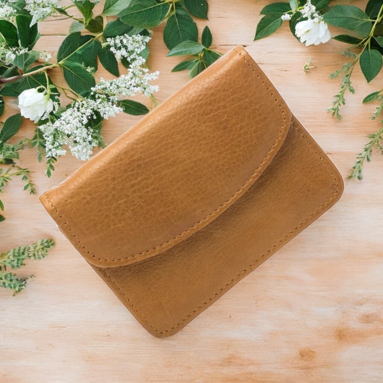 Kitt Purse in Tan