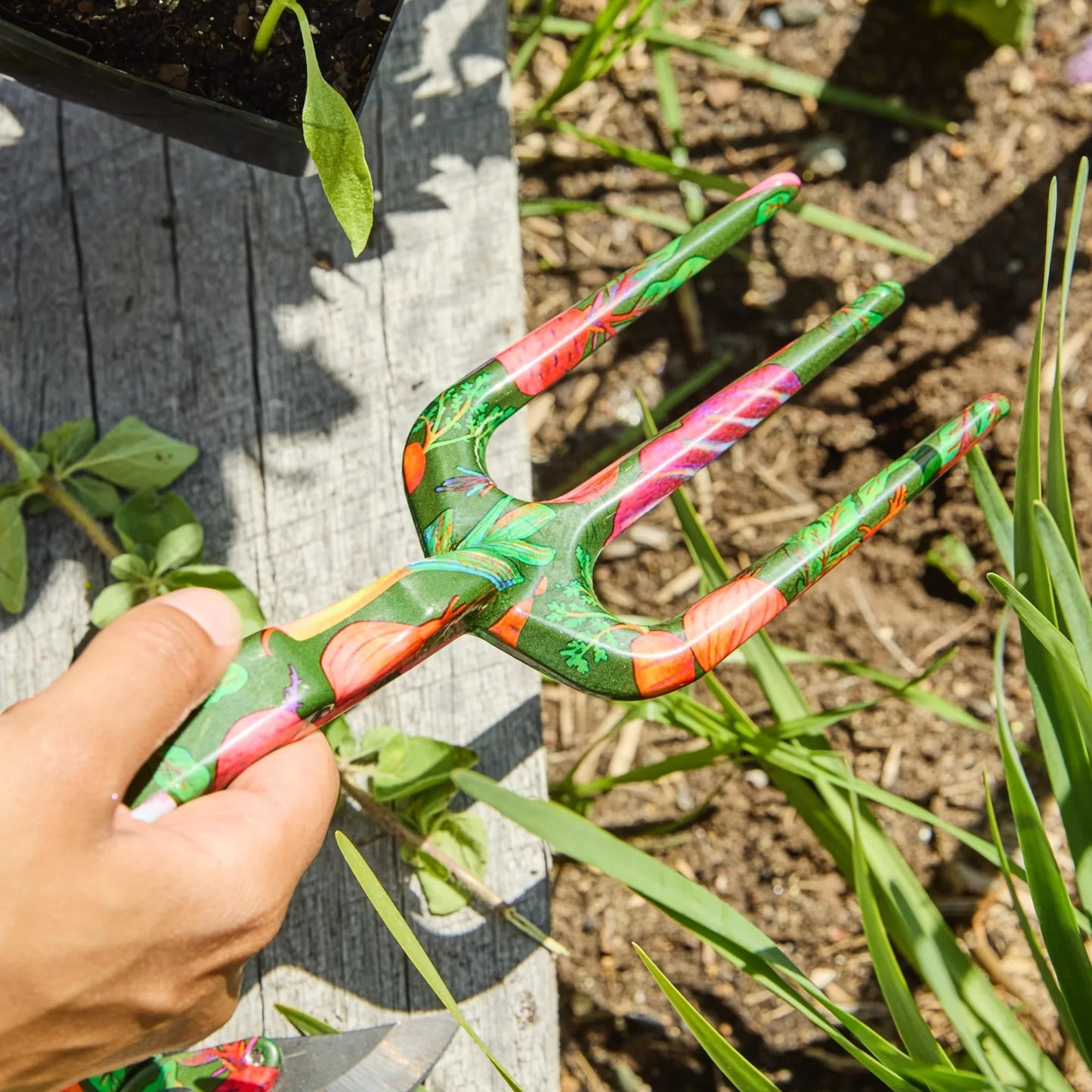Veggie Soup Garden Tools and Gloves Set - 4-Piece Professional
