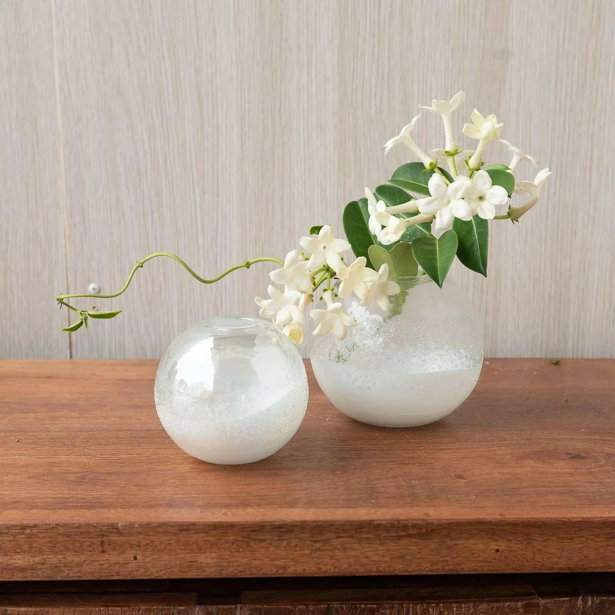Jasper White Glass Vase - Exquisite Homewares 