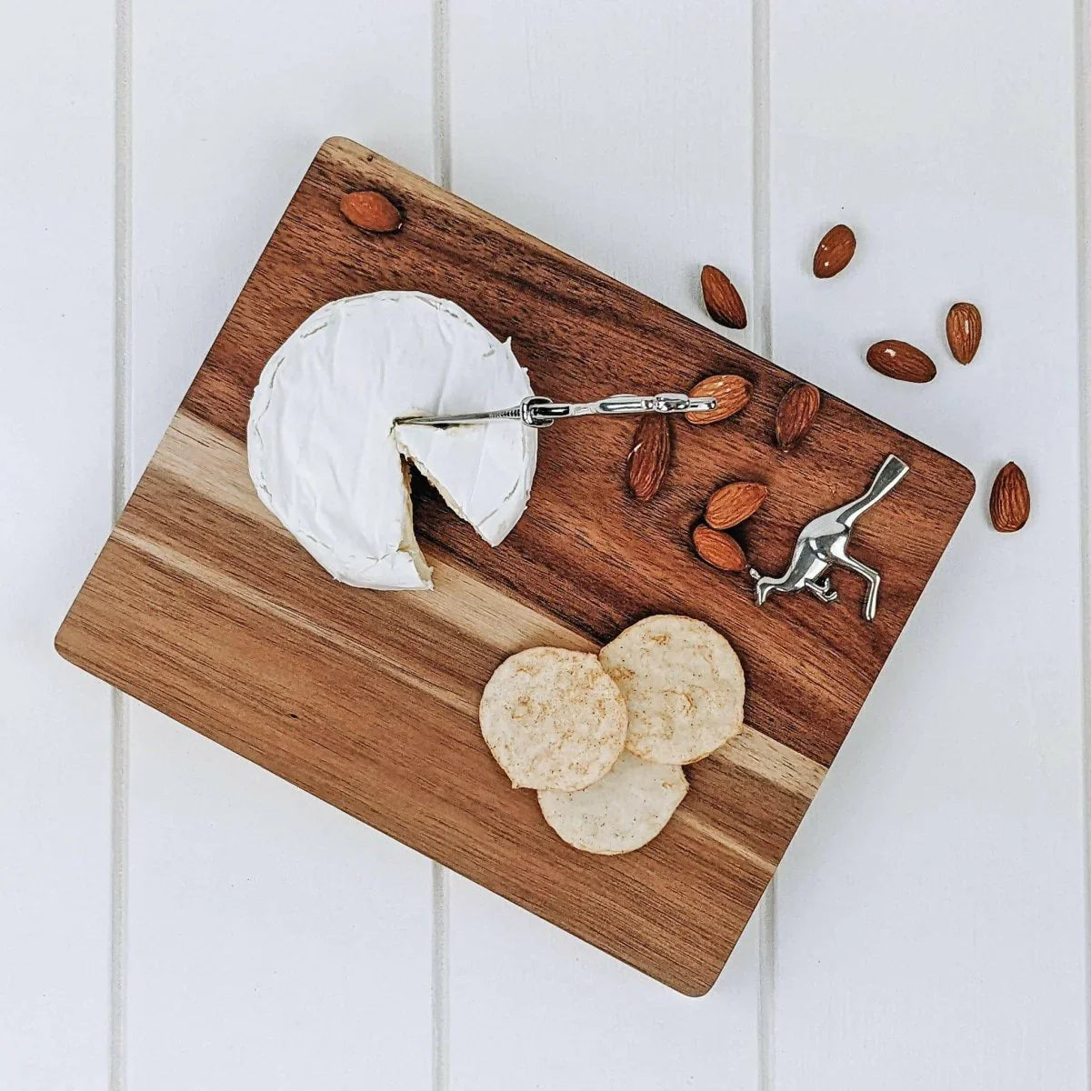 Kangaroo Cheeseboard + Spreader - Exquisite Homewares 