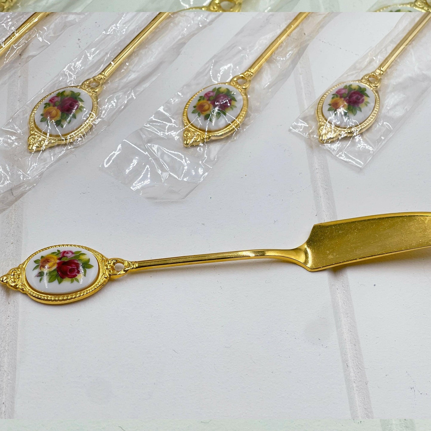Royal Albert Old Country Roses Butter Spreader - Exquisite Homewares