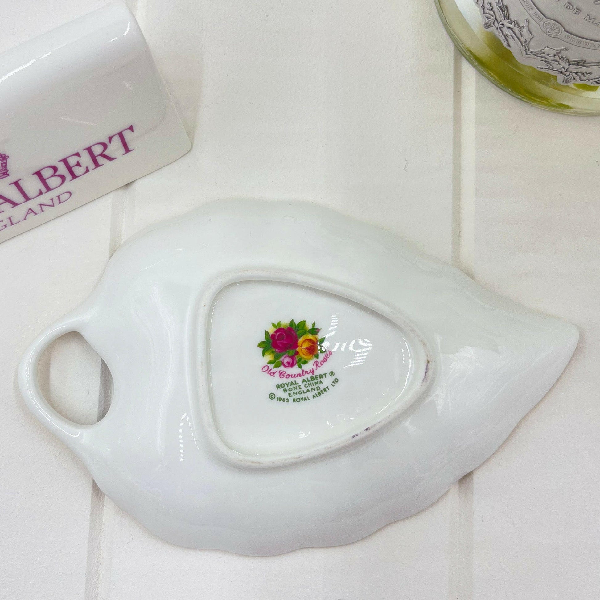 Royal Albert Old Country Roses Leaf Dish - Exquisite Homewares