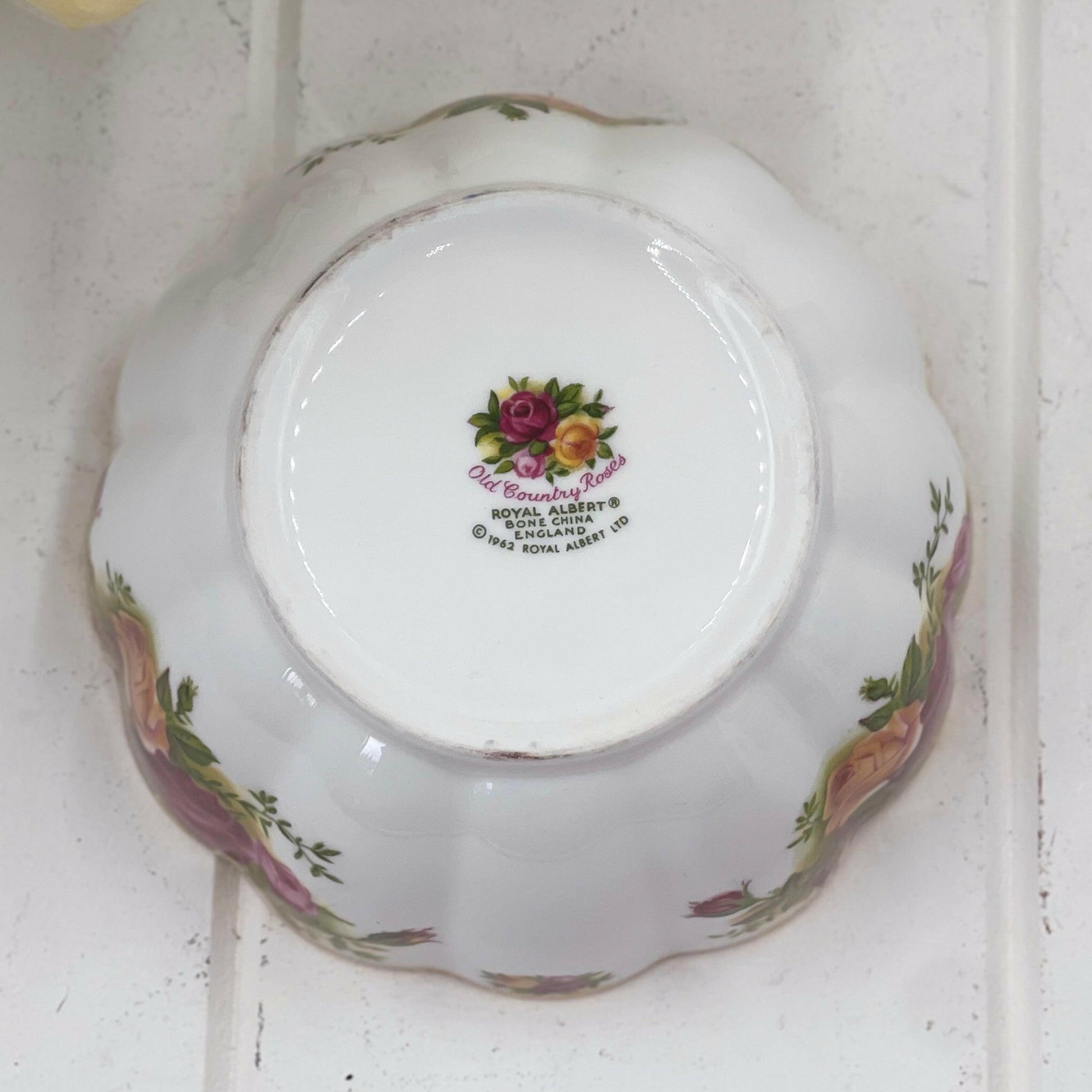 Royal Albert Vintage Old Country Roses Scalloped Bowl - Exquisite Homewares
