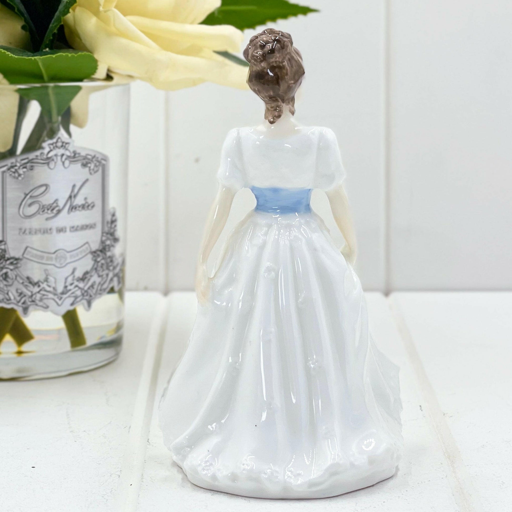 Royal Doulton England Collector's Club MELODY 1998 HN 4117 Figurine - Exquisite Homewares