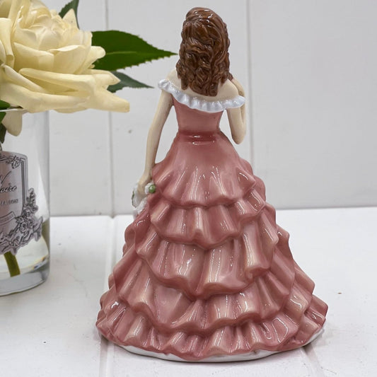 Royal Doulton Flower of the Month November Chrysanthemum Cheerfulness HN5510 - 17cm - Exquisite Homewares