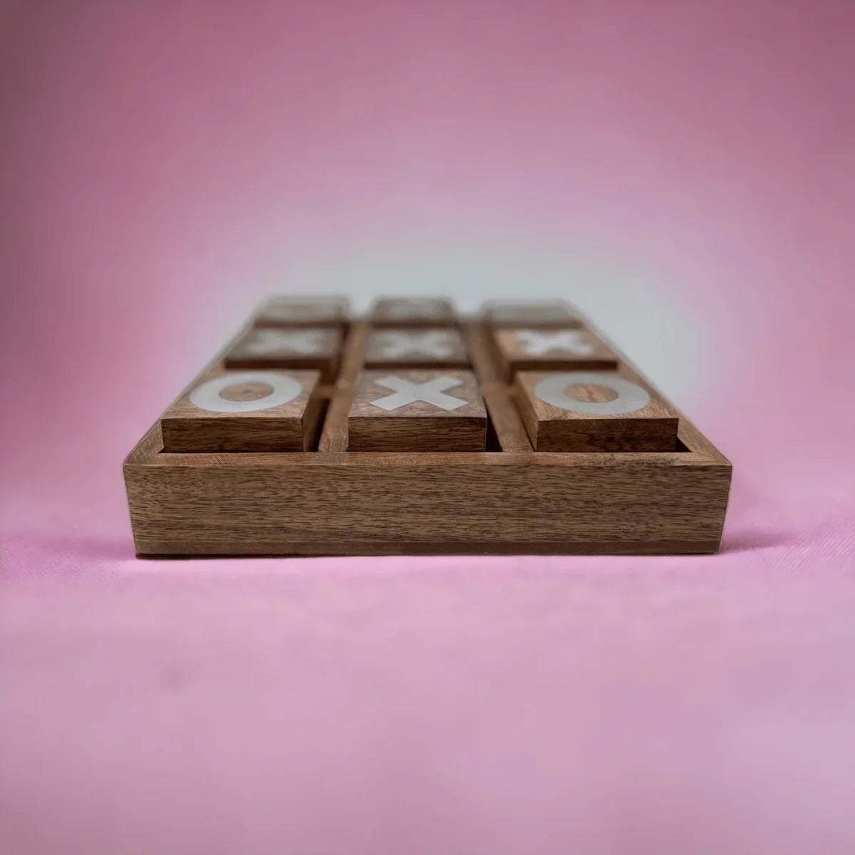 Vintage Charm Noughts and Crosses Set - Exquisite Homewares 